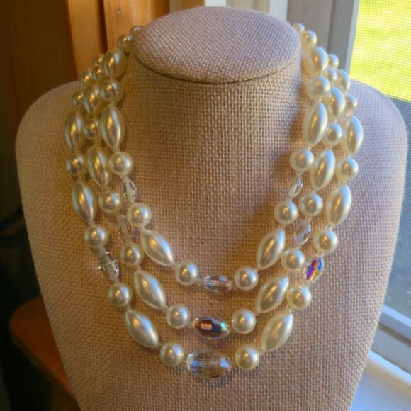 Vintage Laguna Necklace Faux Pearl & Aurora borealis crystal 3 strand choker - Picture 4 of 8